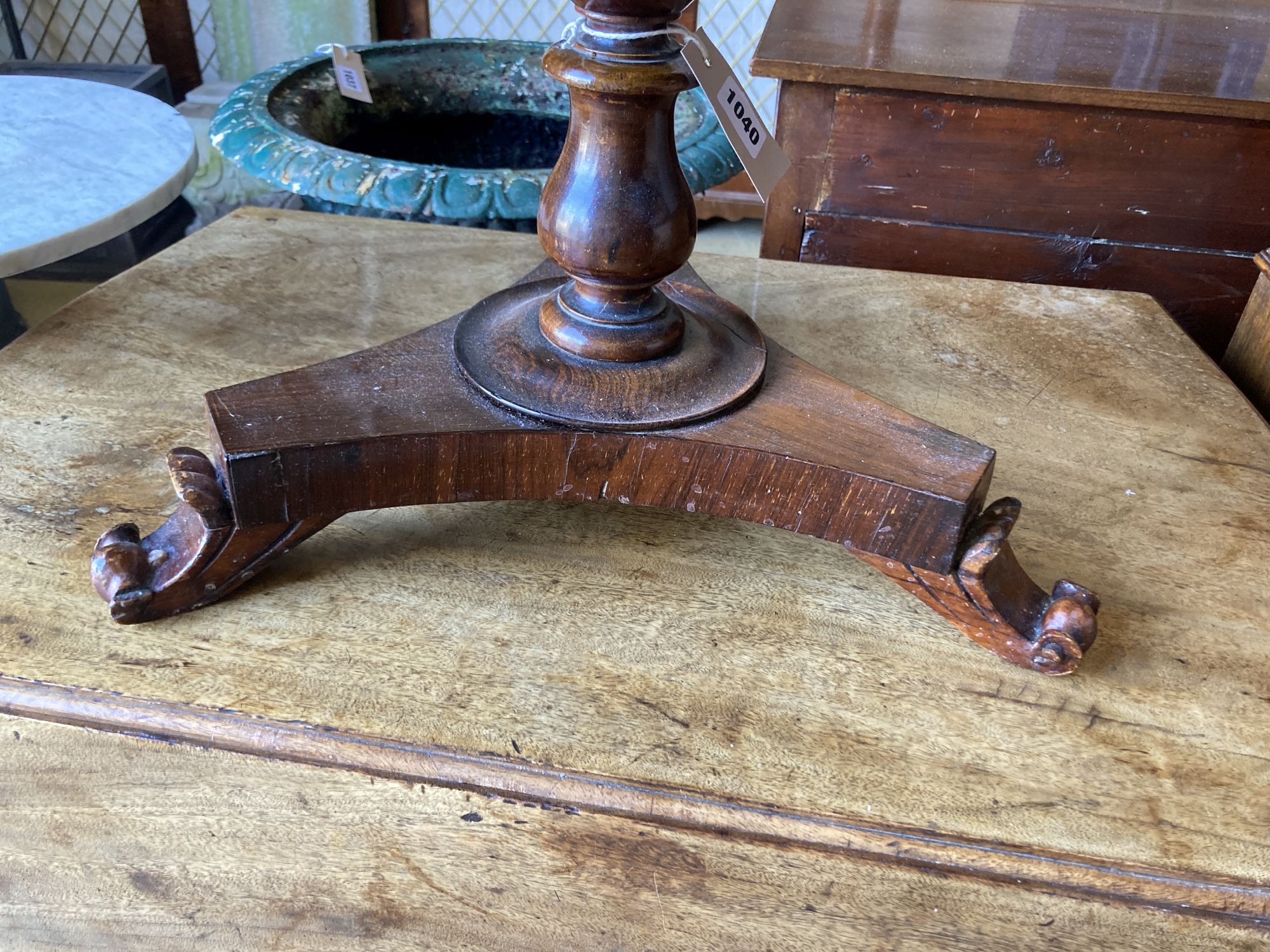 A rosewood chess top table, diameter 49cm, height 47cm